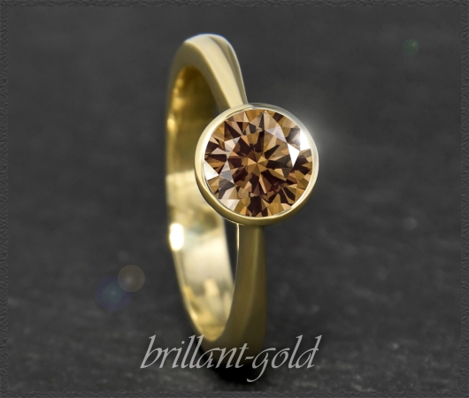 Ring aus 585 Gelbgold mit 0,99ct Brillant, Si1-2